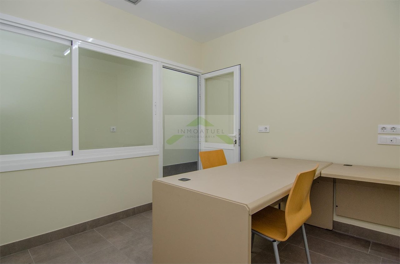 Foto 8 Local comercial de 132m2 ubicado en Vioño (frente al parque)