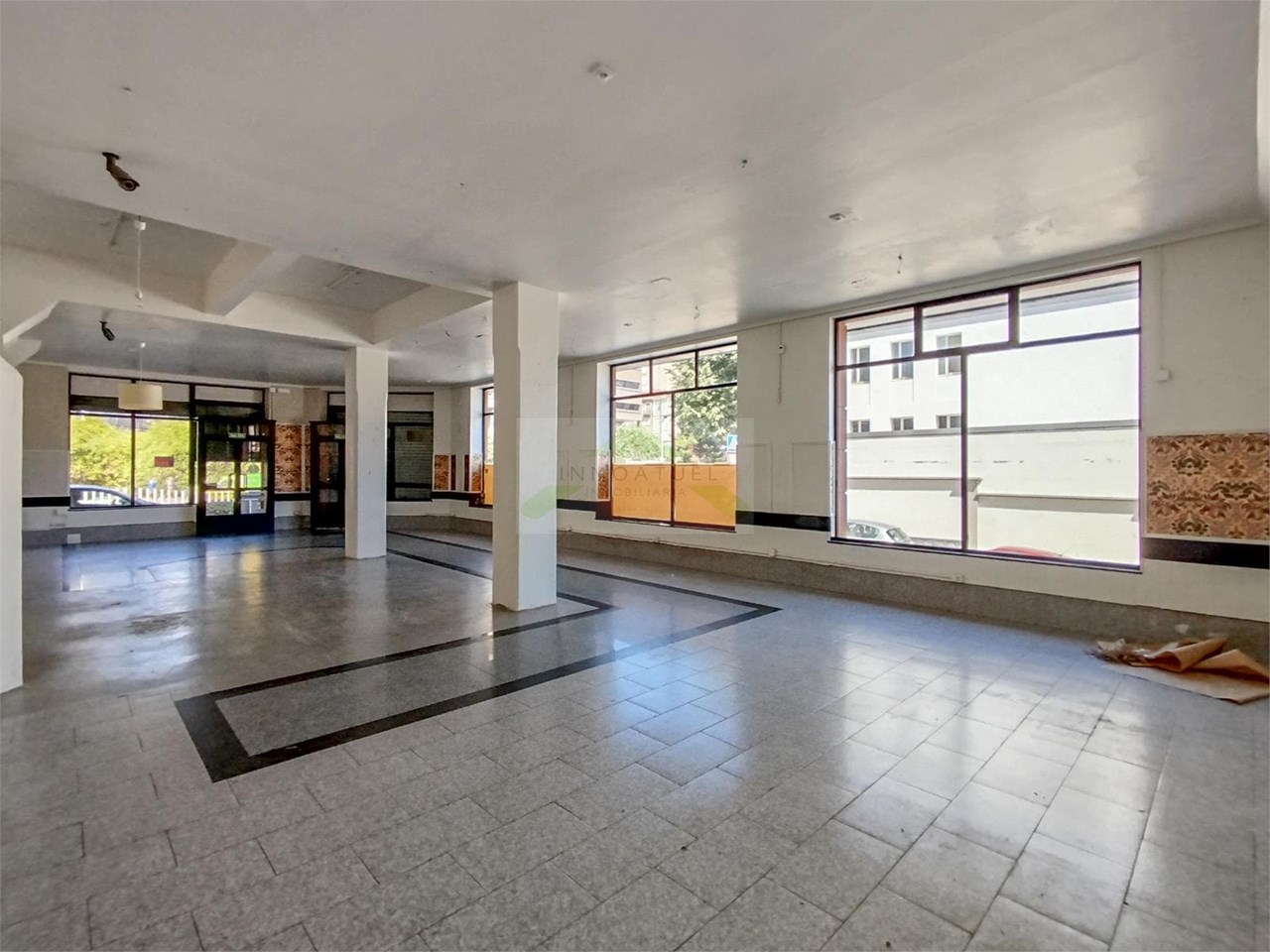 Foto 6 Local comercial de 171m2, zona Cuatro Caminos (C/Perpetuo Socorro).- 
