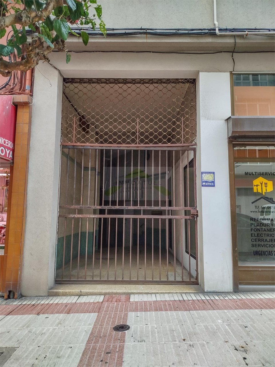 Foto 2 Local comercial de 20m2, zona Mallos (Avenida Mallos).- Ideal almacén o trastero.- 