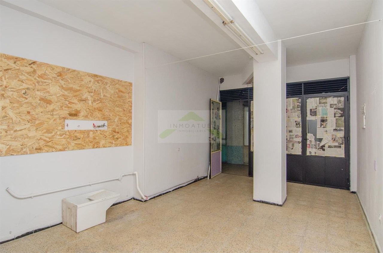 Foto 6 Local comercial de 20m2, zona Mallos (Avenida Mallos).- 