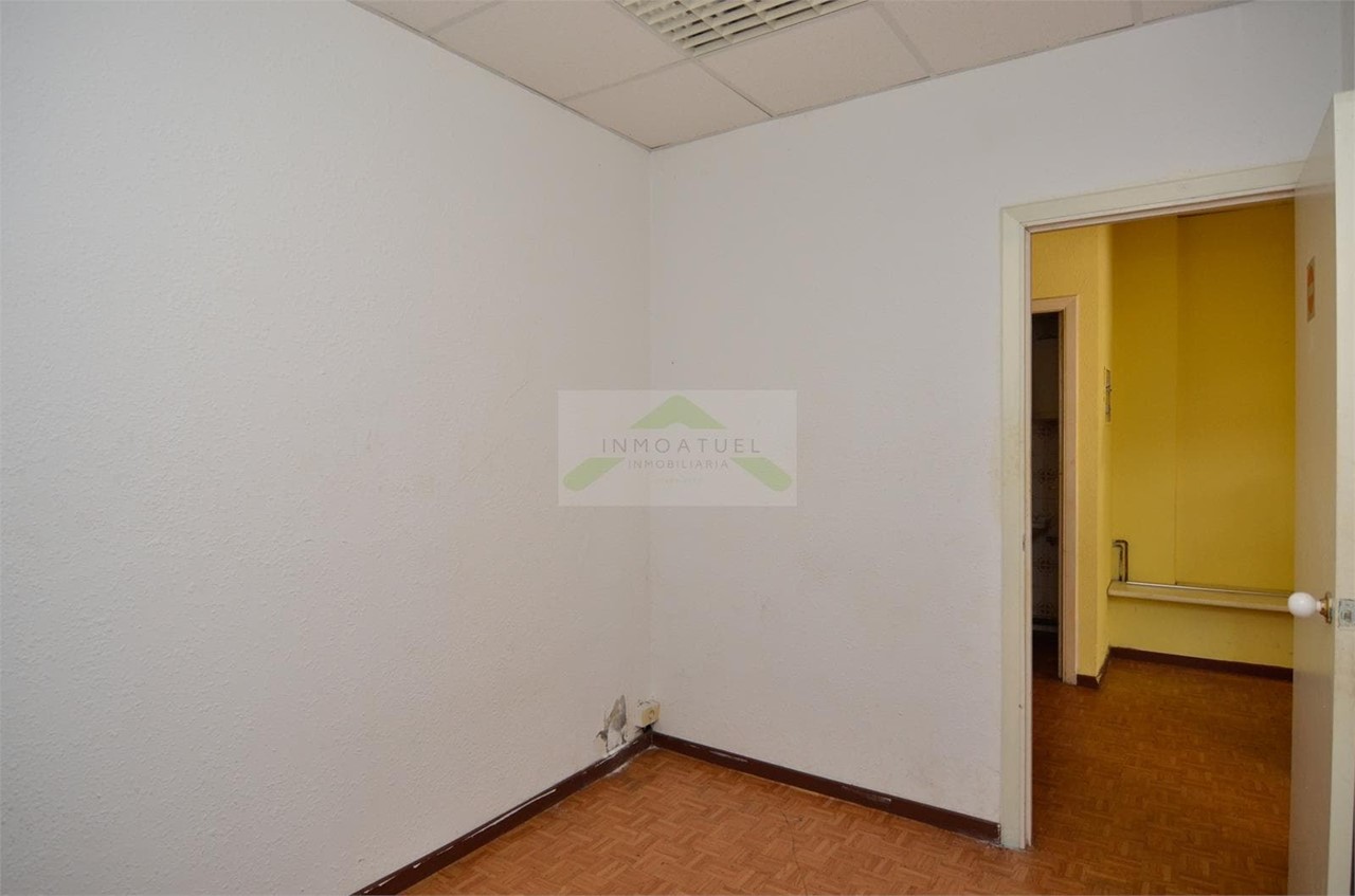 Foto 10 Local comercial de 37m2, zona Monte Alto.- 