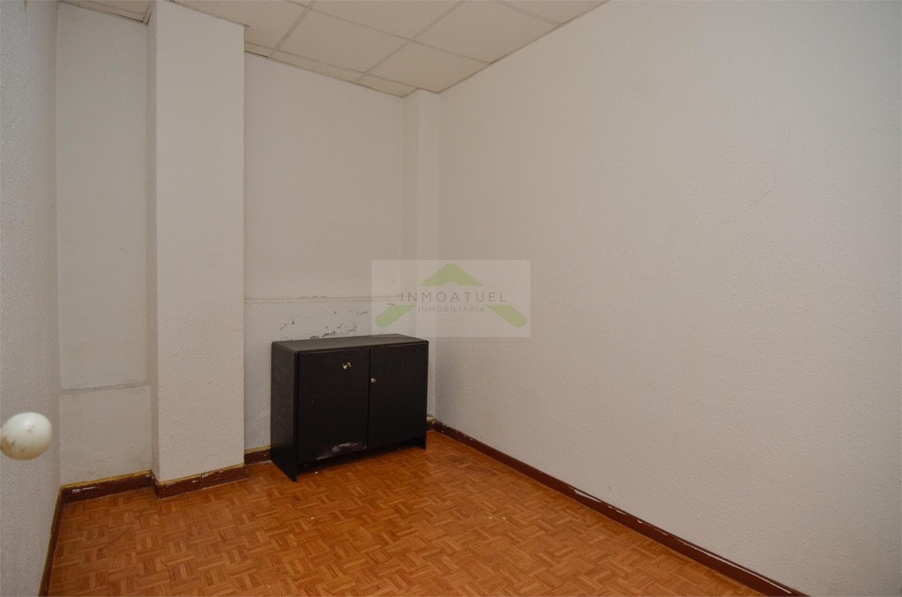 Foto 8 Local comercial de 37m2, zona Monte Alto.- 