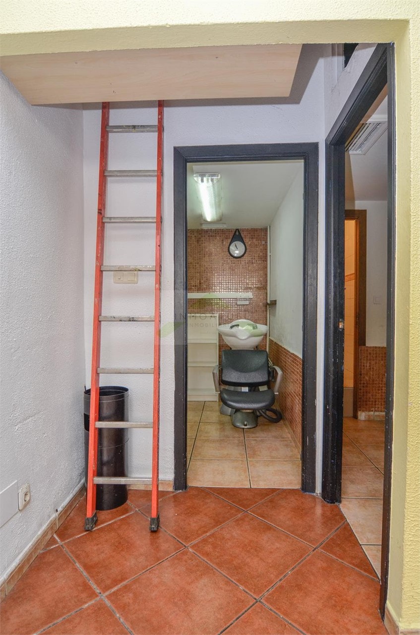 Foto 10 Local comercial de 40m2, zona Mallos, próximo a Ronda de Outeiro y Avenida Arteixo.- 
