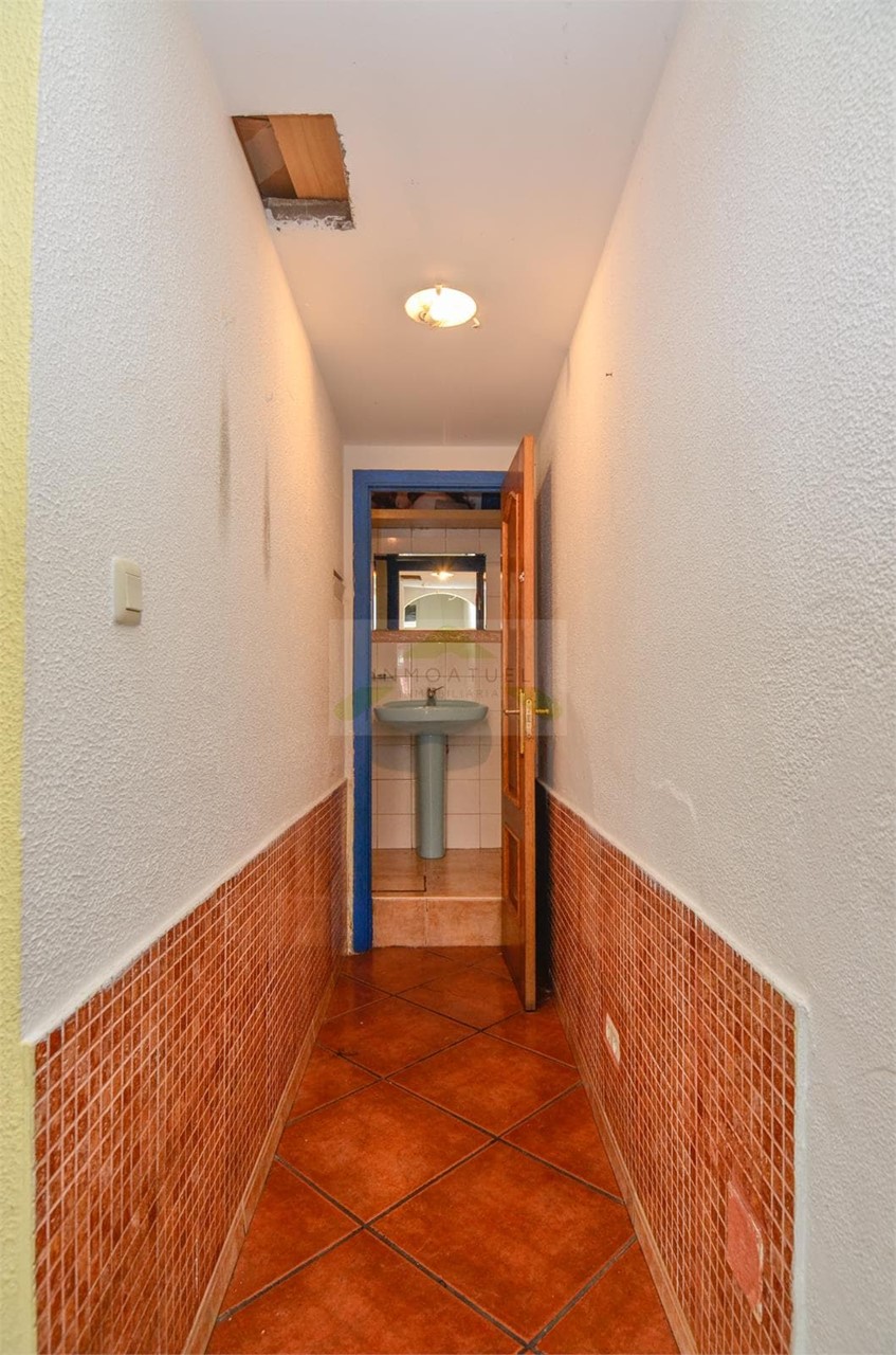 Foto 11 Local comercial de 40m2, zona Mallos, próximo a Ronda de Outeiro y Avenida Arteixo.- 
