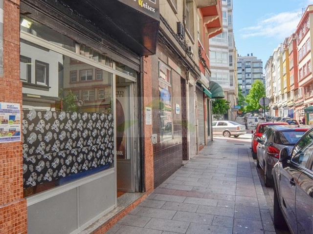 Local comercial de 40m2, zona Mallos, próximo a Ronda de Outeiro y Avenida Arteixo.-  - A Coruña