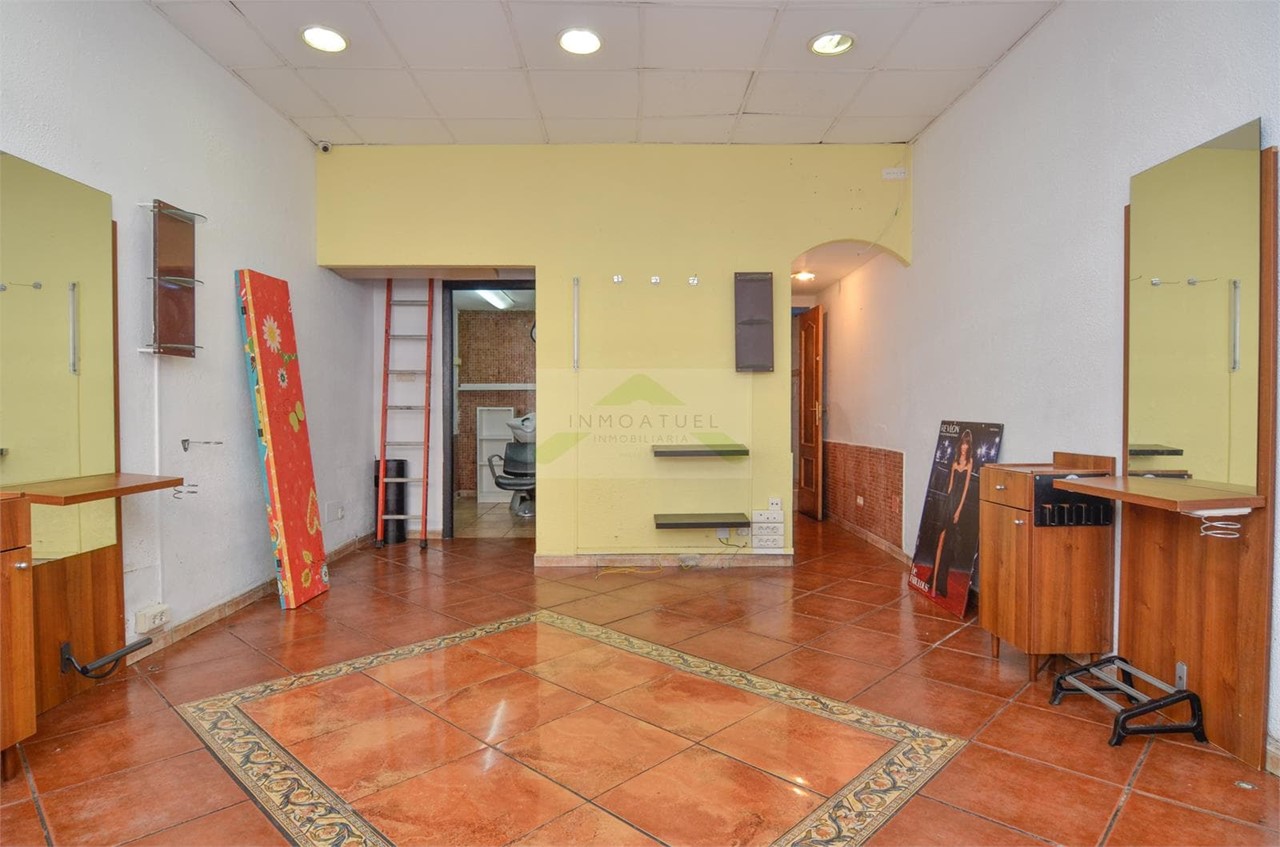 Foto 4 Local comercial de 40m2, zona Mallos, próximo a Ronda de Outeiro y Avenida Arteixo.- 