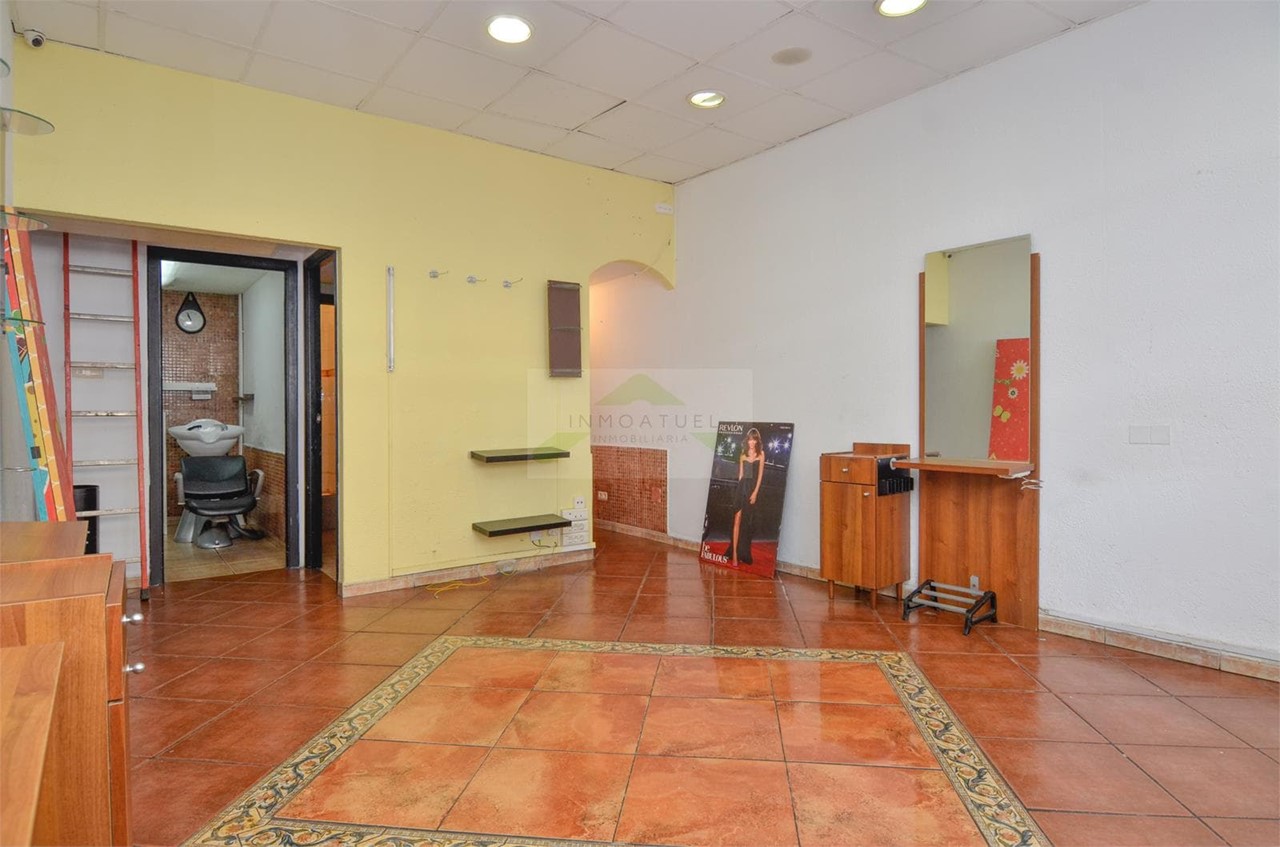 Foto 5 Local comercial de 40m2, zona Mallos, próximo a Ronda de Outeiro y Avenida Arteixo.- 
