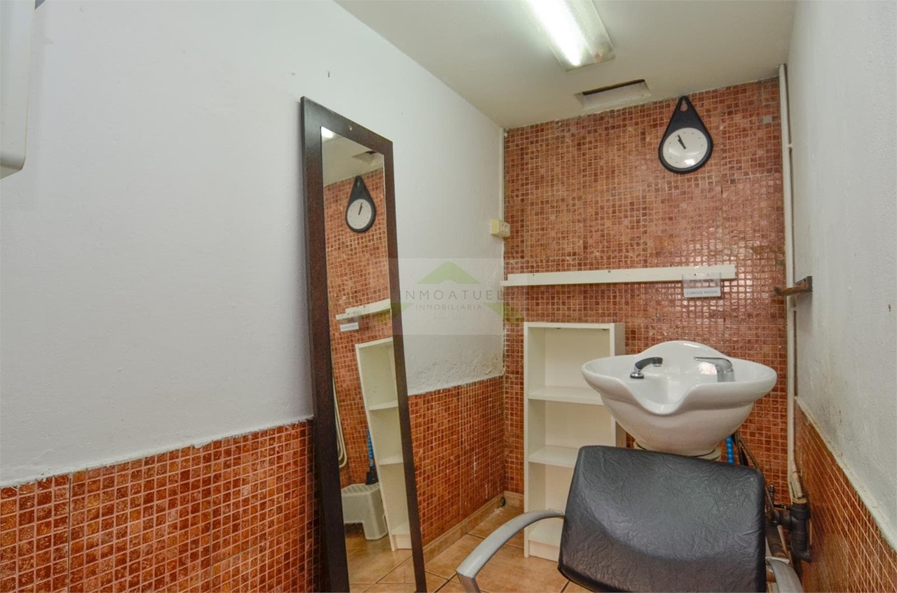 Foto 6 Local comercial de 40m2, zona Mallos, próximo a Ronda de Outeiro y Avenida Arteixo.- 