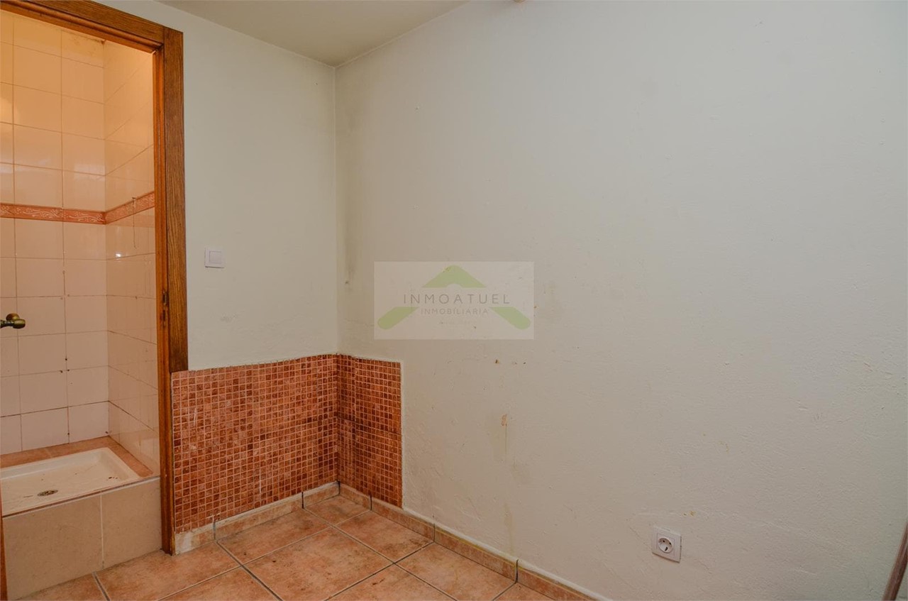 Foto 7 Local comercial de 40m2, zona Mallos, próximo a Ronda de Outeiro y Avenida Arteixo.- 