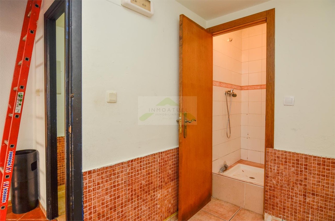 Foto 8 Local comercial de 40m2, zona Mallos, próximo a Ronda de Outeiro y Avenida Arteixo.- 