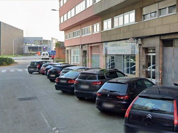 Local comercial de 63m2, zona Mallos sobre Avenida Mallos. (Ideal para almacén)  en A Coruña