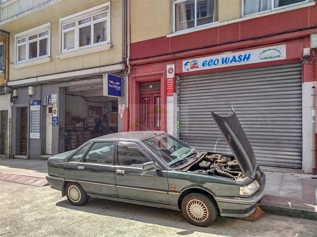 Local comercial de 99m2 a pie de calle, Zona Mallos ( a 30 metros de Avenida Arteixo).-  - A Coruña