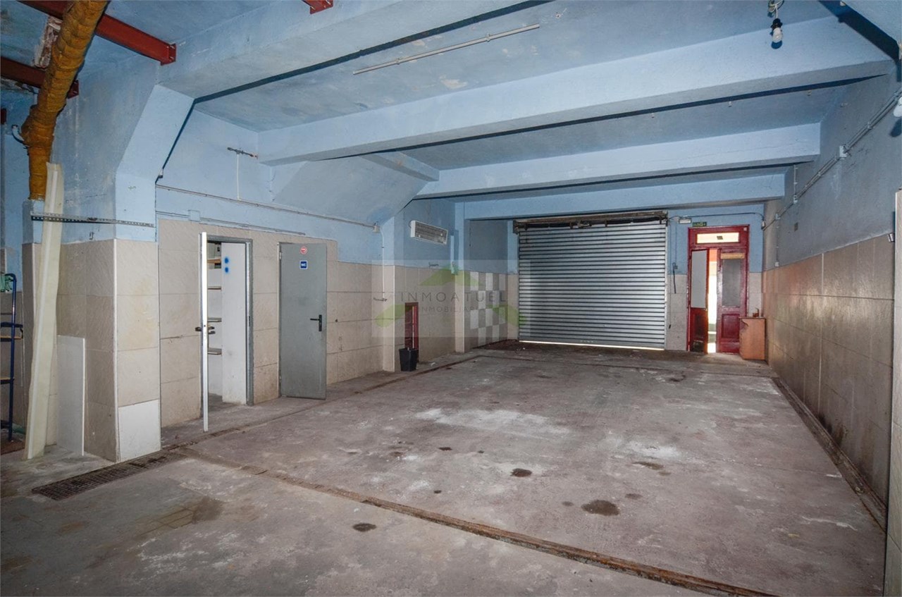 Foto 6 Local comercial de 99m2 a pie de calle, Zona Mallos ( a 30 metros de Avenida Arteixo).- 