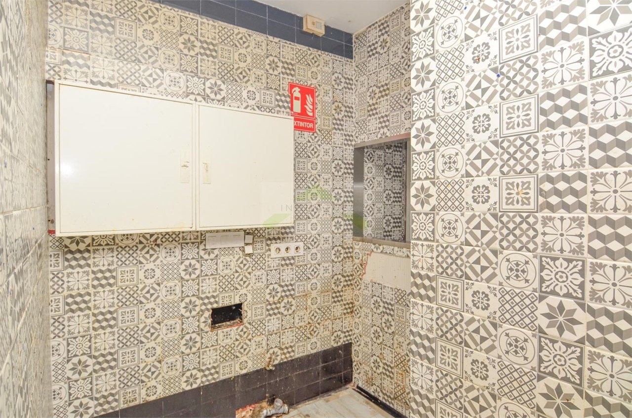 Foto 11 Local comercial / vivienda de 65m2, zona Mallos (Plaza Padre José Rubinos).- 