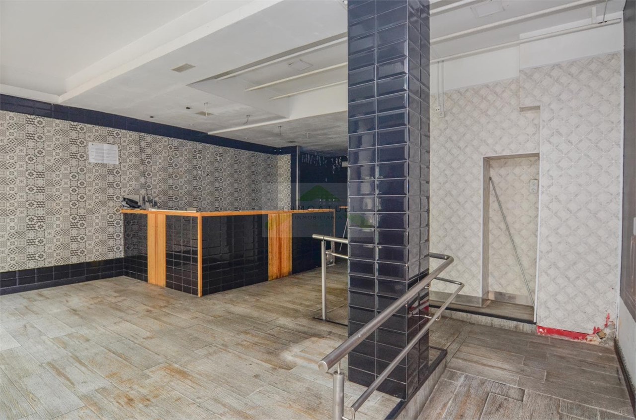 Foto 4 Local comercial / vivienda de 65m2, zona Mallos (Plaza Padre José Rubinos).- 