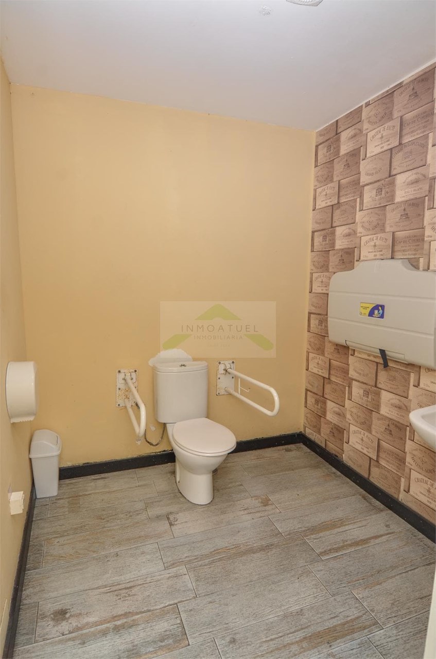 Foto 7 Local comercial / vivienda de 65m2, zona Mallos (Plaza Padre José Rubinos).- 