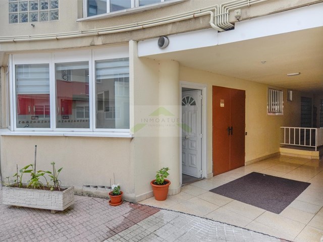 Local de 32m2, zona Blanco White (próximo a la Estación Intermodal).-  - A Coruña