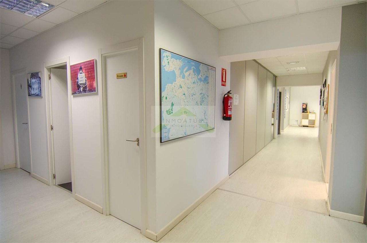 Foto 15 Local de 510m2 ubicado en el Poligono Industrial La Grela Bens (A Coruña).