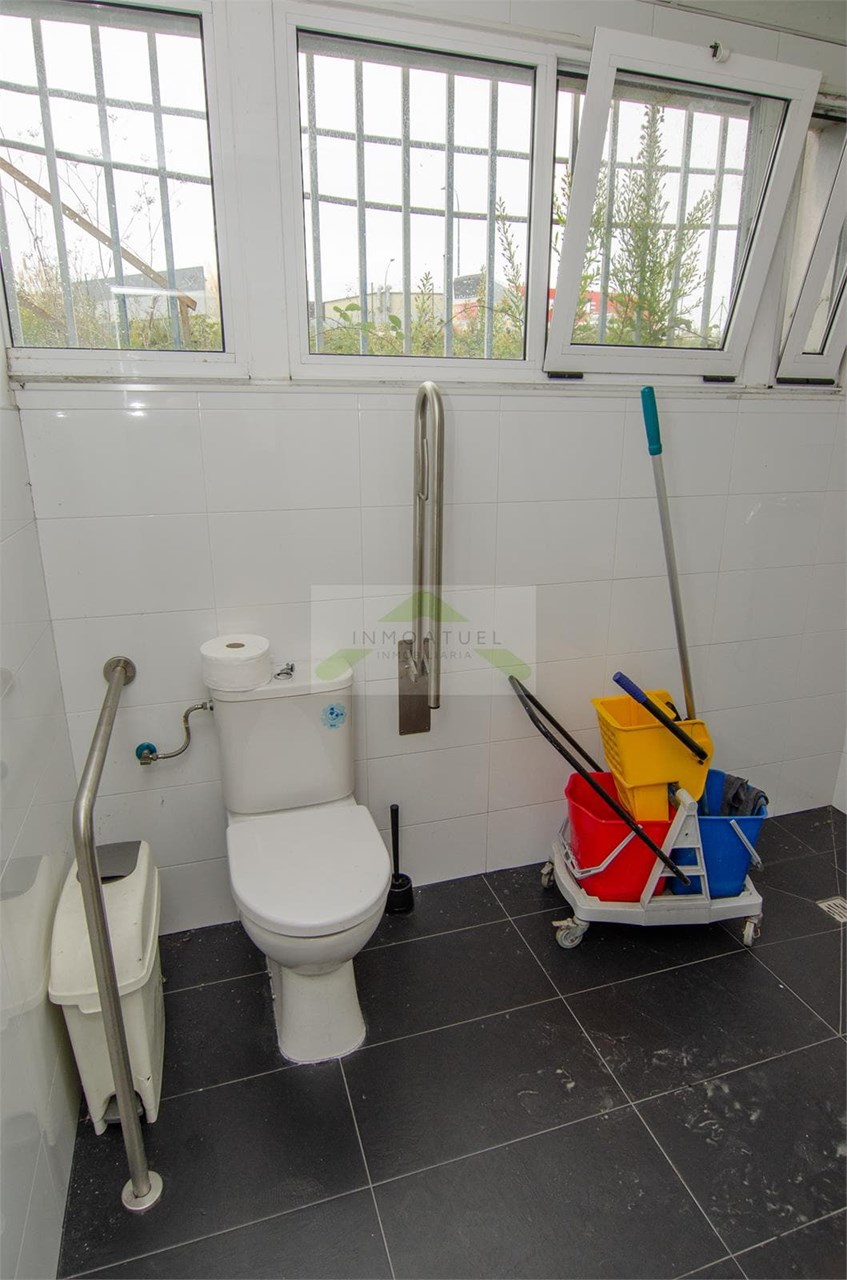 Foto 16 Local de 510m2 ubicado en el Poligono Industrial La Grela Bens (A Coruña).