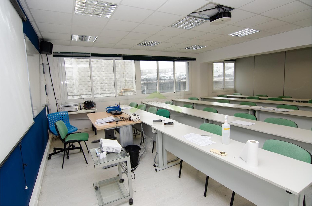 Foto 18 Local de 510m2 ubicado en el Poligono Industrial La Grela Bens (A Coruña).