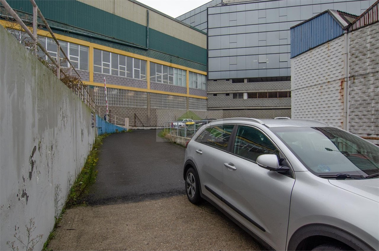 Foto 2 Local de 510m2 ubicado en el Poligono Industrial La Grela Bens (A Coruña).