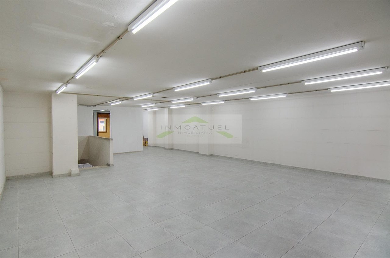 Foto 20 MAGNÍFICA OPORTUNIDAD - LOCAL 328m² sobre la Ronda de Outeiro, a solo 100 metros de Avenida Arteixo.
