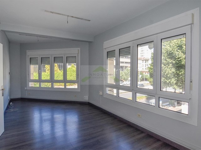 Oficina de 60m2, zona Cuatro Caminos (Excelente ubicación).-  - A Coruña