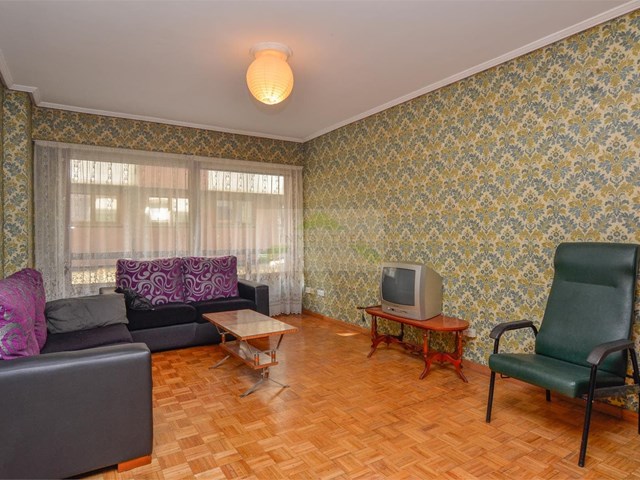 ¡OPORTUNIDAD JUNTO A LA INTERMODAL! Piso de 111m2, 4 dormitorios y 2 patios. - A Coruña