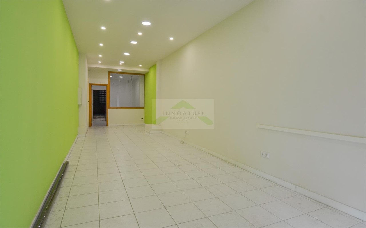 Foto 3 ¡ OPORTUNIDAD ! Local comercial / residencial de 86m2 en inmejorable ubicación (A Coruña).- 