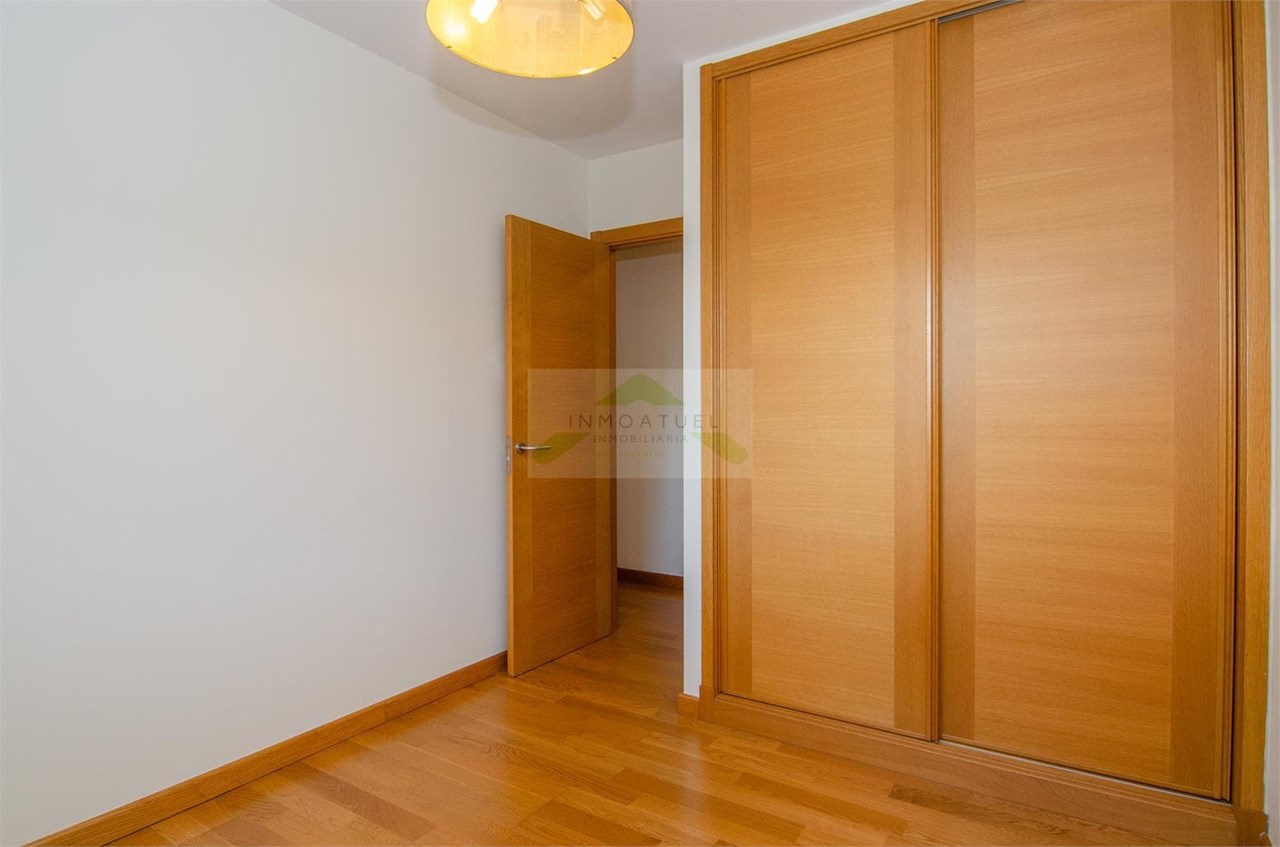 Foto 14 OPORTUNIDAD.- Parque de Vioño.- Piso exterior y luminoso de 79m2 con garaje y trastero.-  