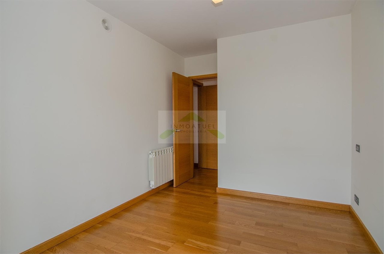 Foto 22 OPORTUNIDAD.- Parque de Vioño.- Piso exterior y luminoso de 79m2 con garaje y trastero.-  