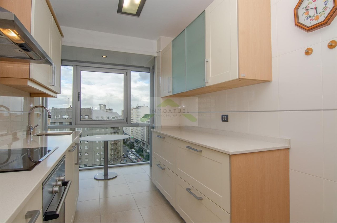 Foto 3 OPORTUNIDAD.- Parque de Vioño.- Piso exterior y luminoso de 79m2 con garaje y trastero.-  