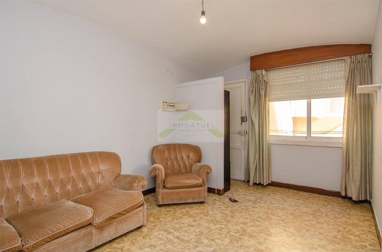 Foto 11 Oportunidad! Piso exterior de tres dormitorios, zona S.Familia (a 150m de Rda. de Outeiro).