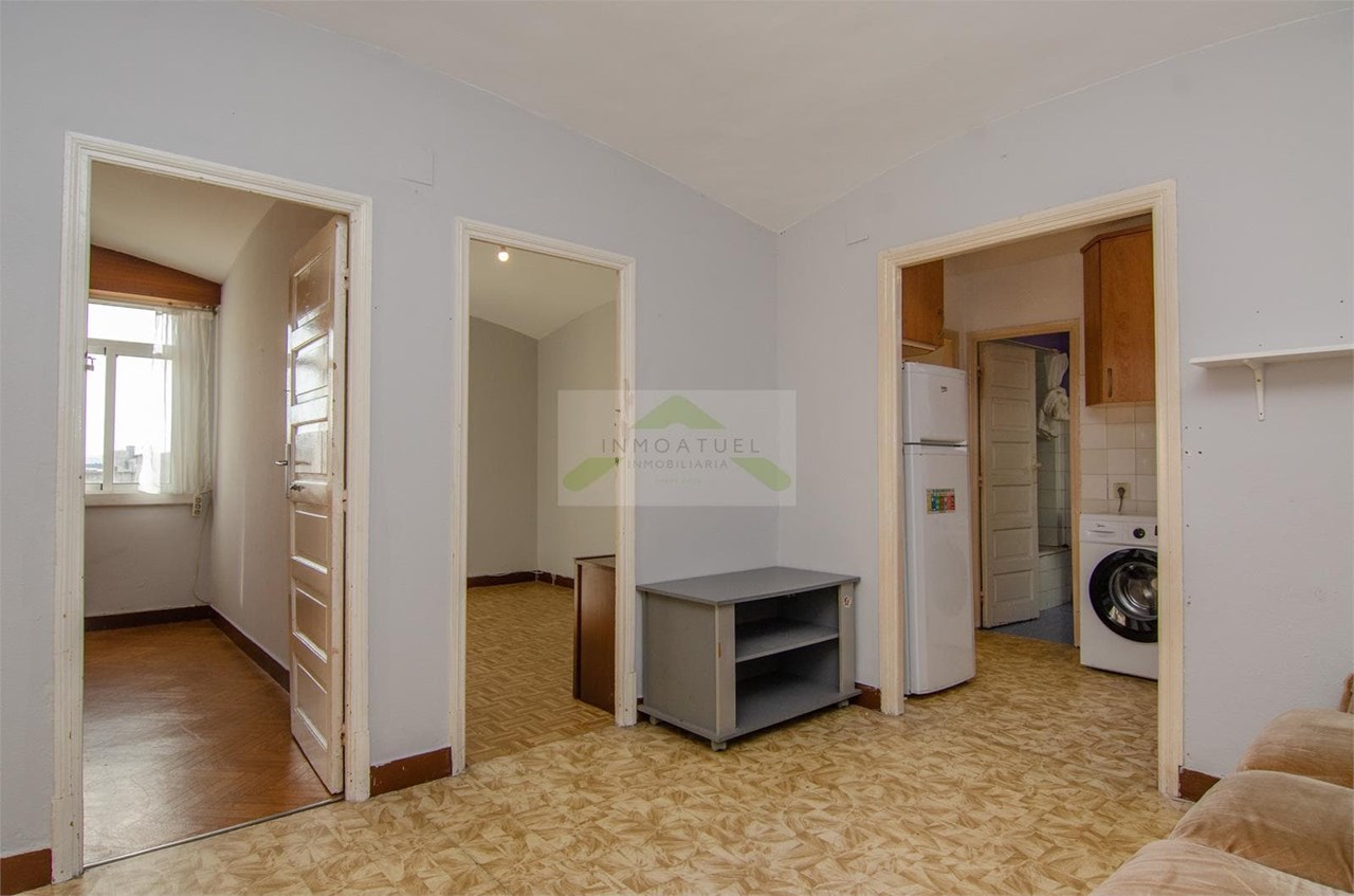 Foto 12 Oportunidad! Piso exterior de tres dormitorios, zona S.Familia (a 150m de Rda. de Outeiro).