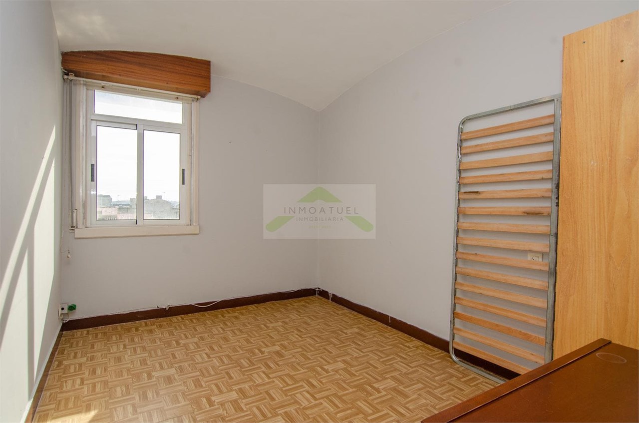 Foto 13 Oportunidad! Piso exterior de tres dormitorios, zona S.Familia (a 150m de Rda. de Outeiro).