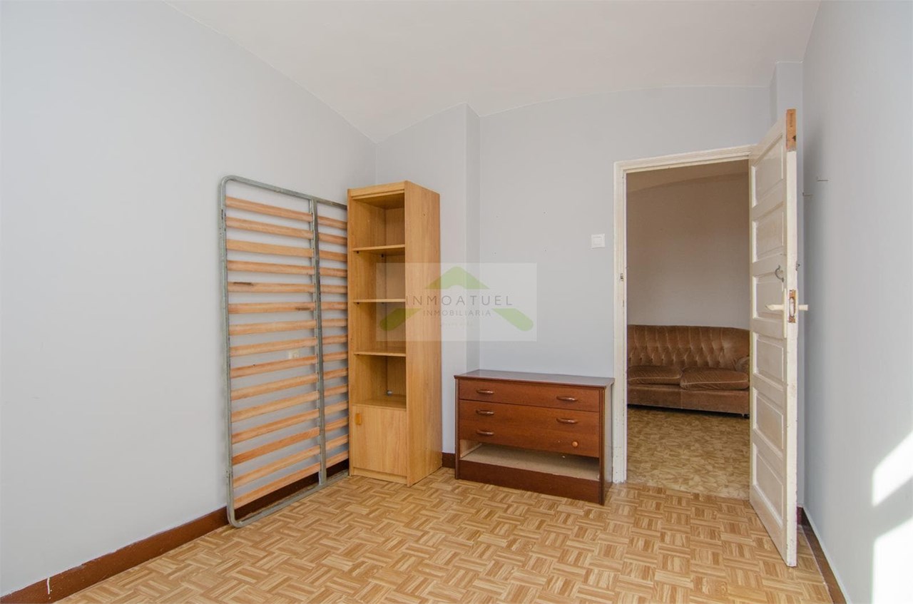 Foto 14 Oportunidad! Piso exterior de tres dormitorios, zona S.Familia (a 150m de Rda. de Outeiro).