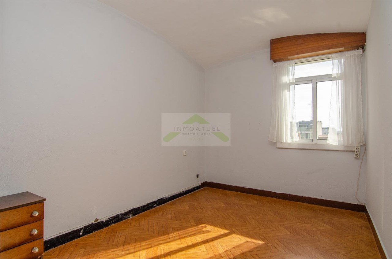 Foto 17 Oportunidad! Piso exterior de tres dormitorios, zona S.Familia (a 150m de Rda. de Outeiro).