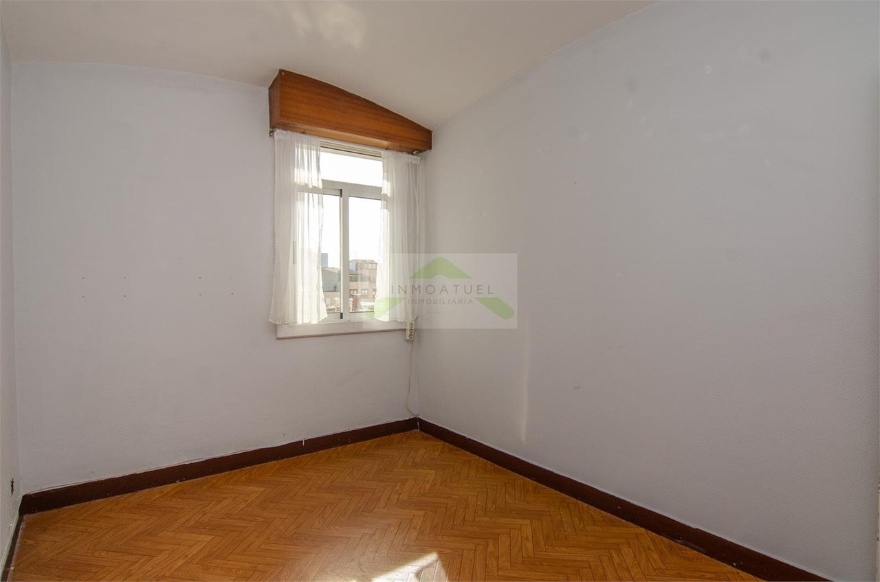 Foto 18 Oportunidad! Piso exterior de tres dormitorios, zona S.Familia (a 150m de Rda. de Outeiro).