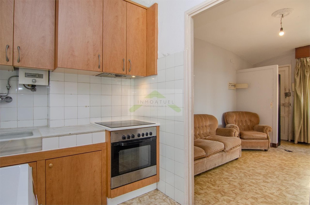 Foto 1 Oportunidad! Piso exterior de tres dormitorios, zona S.Familia (a 150m de Rda. de Outeiro).