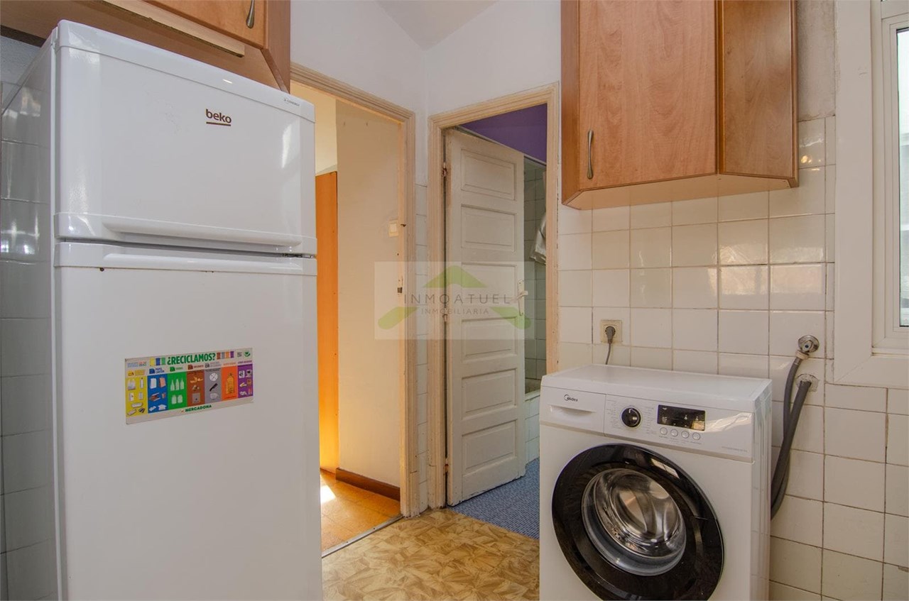 Foto 3 Oportunidad! Piso exterior de tres dormitorios, zona S.Familia (a 150m de Rda. de Outeiro).