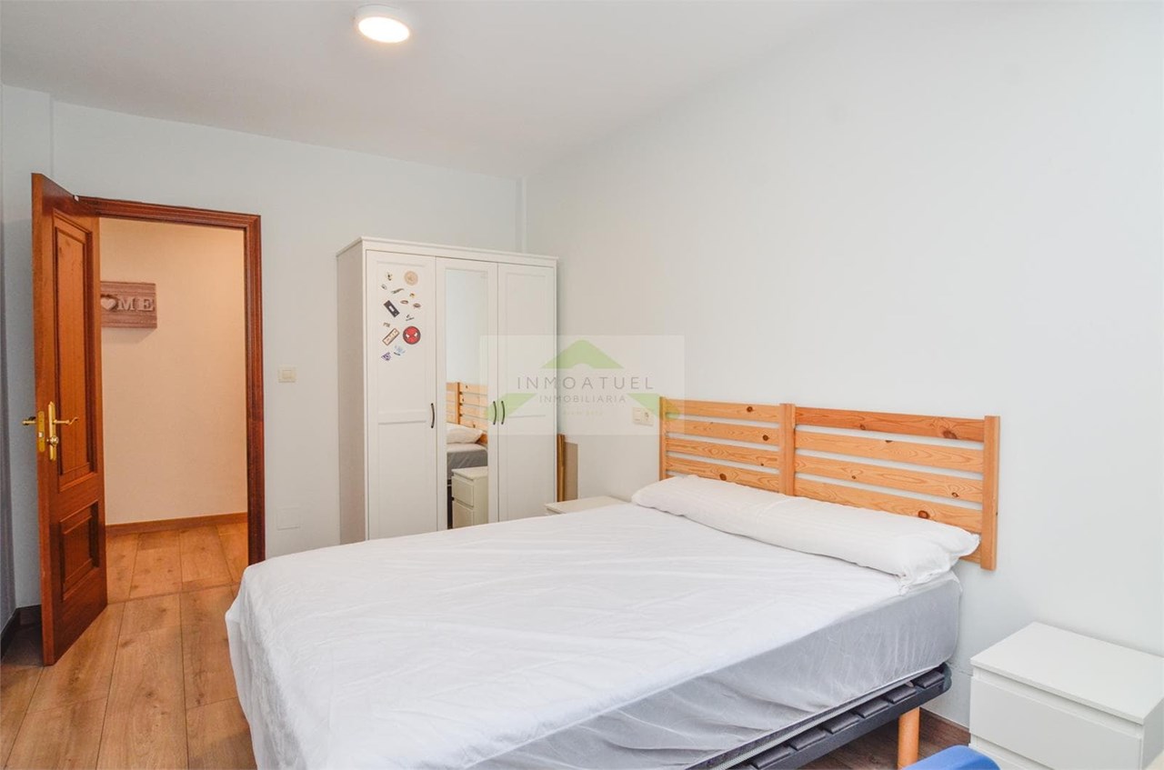 Foto 12 Piso 93 m² construidos con cuatro dormitorios ubicado en la zona del Ventorrillo .- 