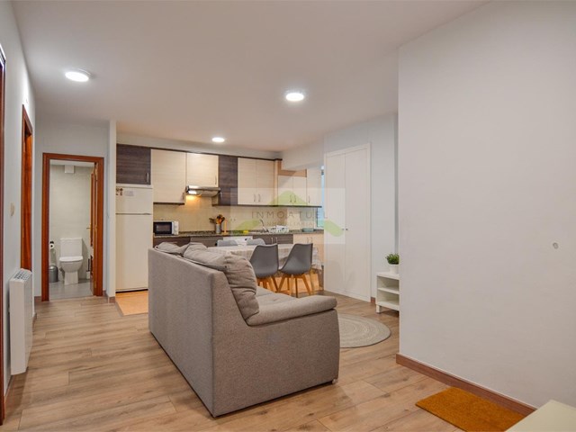 Piso 93 m² construidos con cuatro dormitorios ubicado en la zona del Ventorrillo .-  - A Coruña