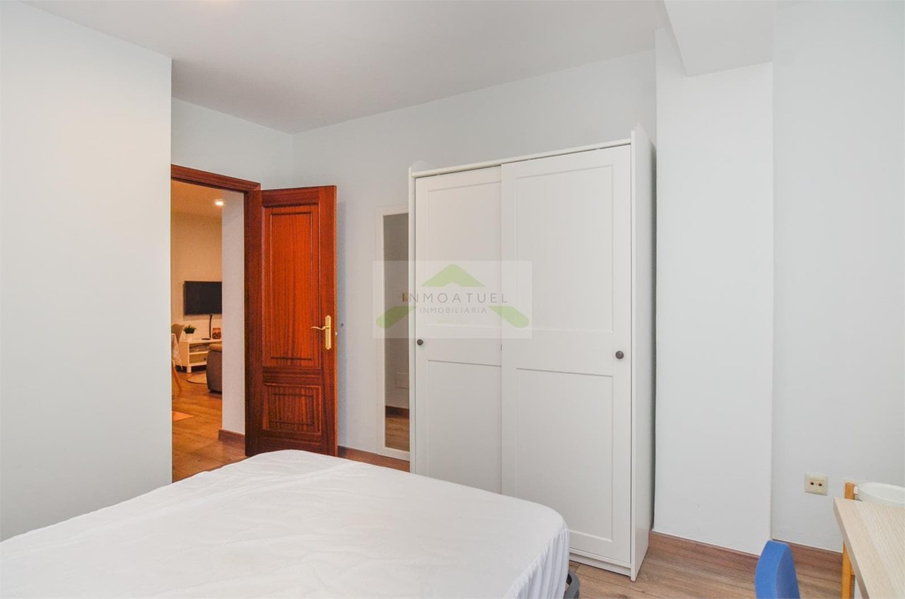 Foto 21 Piso 93 m² construidos con cuatro dormitorios ubicado en la zona del Ventorrillo .- 