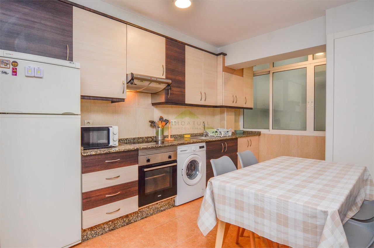 Foto 2 Piso 93 m² construidos con cuatro dormitorios ubicado en la zona del Ventorrillo .- 