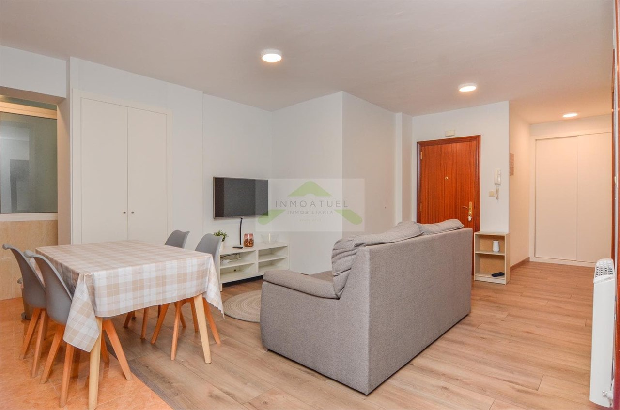 Foto 7 Piso 93 m² construidos con cuatro dormitorios ubicado en la zona del Ventorrillo .- 