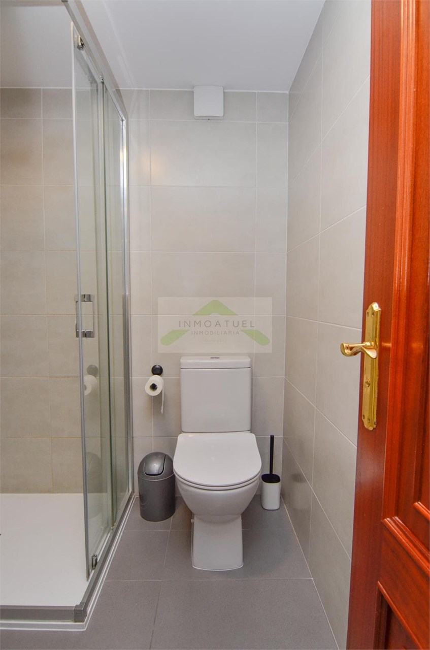 Foto 9 Piso 93 m² construidos con cuatro dormitorios ubicado en la zona del Ventorrillo .- 