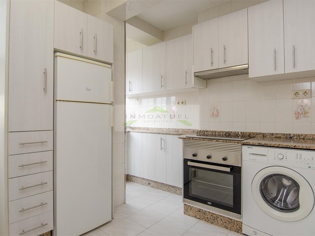 Piso completamente exterior de 64m2, zona S.Familia a 150 metros de Av.Arteixo. - A Coruña