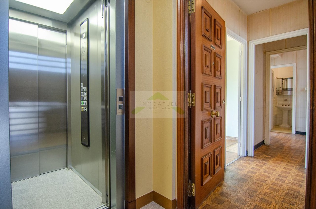 Foto 25 Piso completamente exterior sobre Avenida Arteixo con ascensor y excelentes vistas 