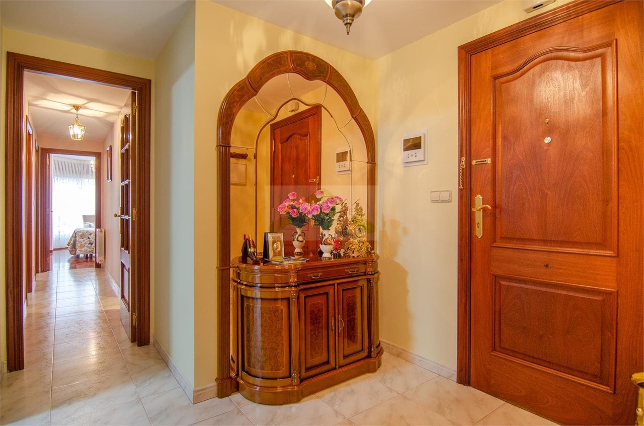 Foto 25 Piso completamente exterior y muy luminoso, zona Ventorrillo (Avenida Finieterre).- 