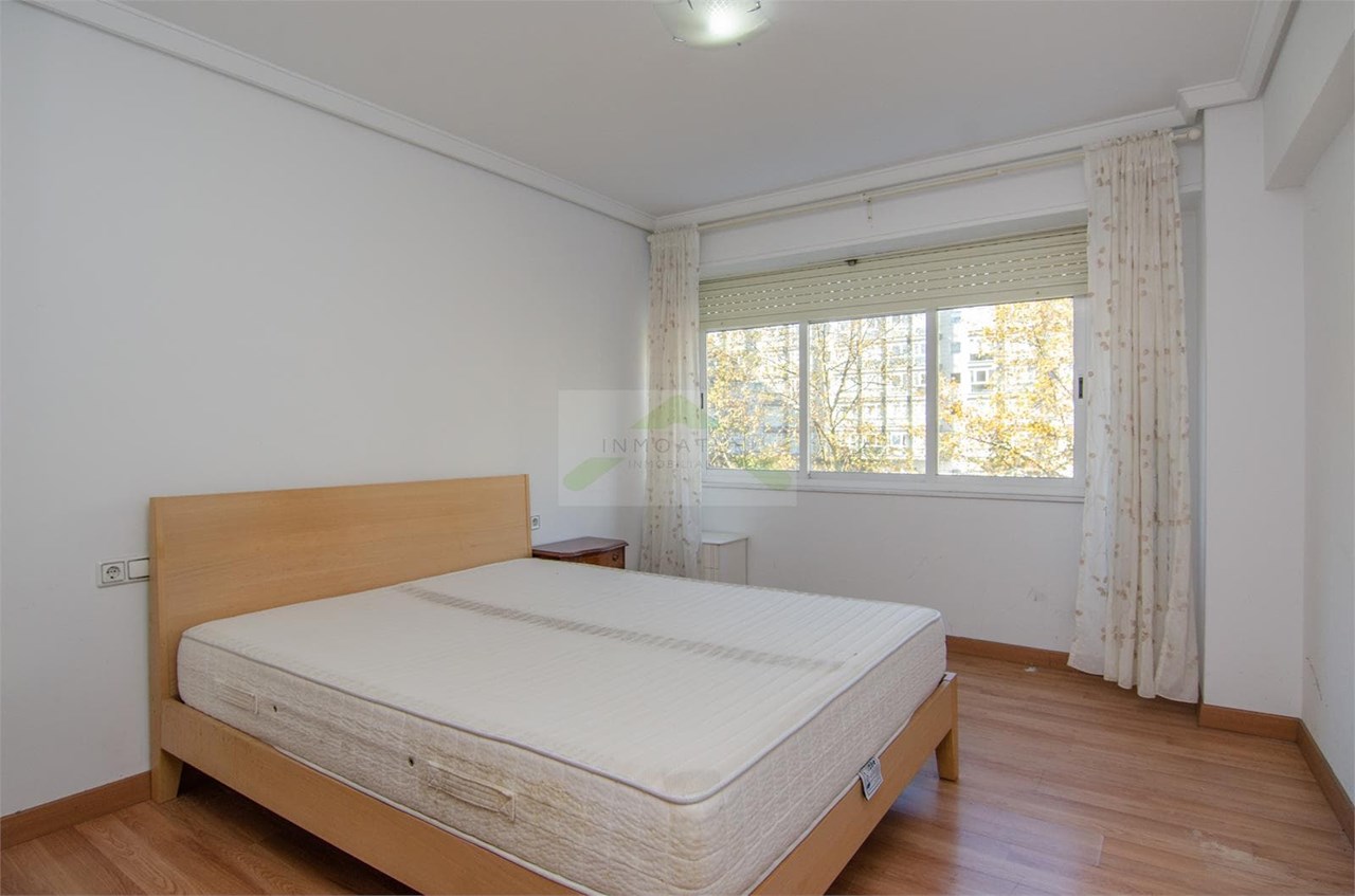 Foto 13 Piso de 123m2 útiles sobre Avenida Arteixo (frente a Vioño).- 